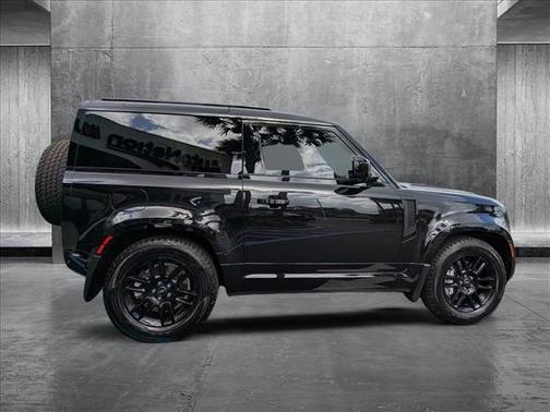 2022 Land Rover Defender 90 X-Dynamic HSE