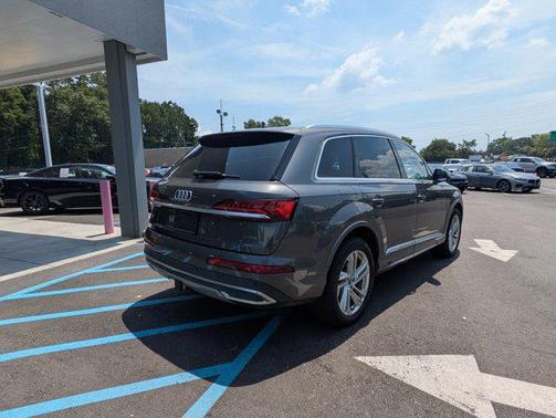2021 Audi Q7 55 Premium Plus