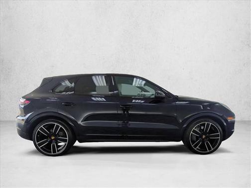 Moonlight Blue Metallic 2019 Porsche Cayenne S