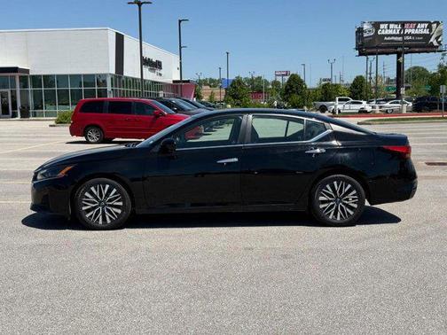 Super Black 2024 Nissan Altima 2.5 SV