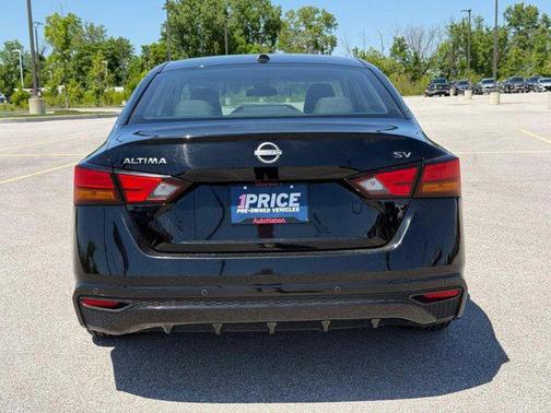 Super Black 2024 Nissan Altima 2.5 SV