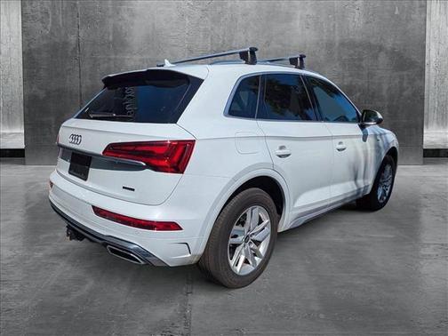2024 Audi Q5 45 S line Premium