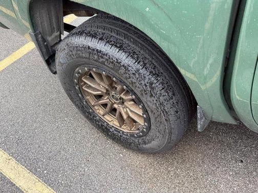 Tactical Green Metallic 2022 Nissan Frontier SV
