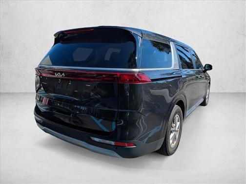 2023 Kia Carnival LX