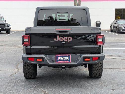 Black Clearcoat 2022 Jeep Gladiator Mojave 4x4