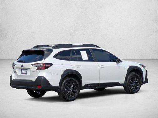 Crystal White Pearl 2025 Subaru Outback Onyx Edition