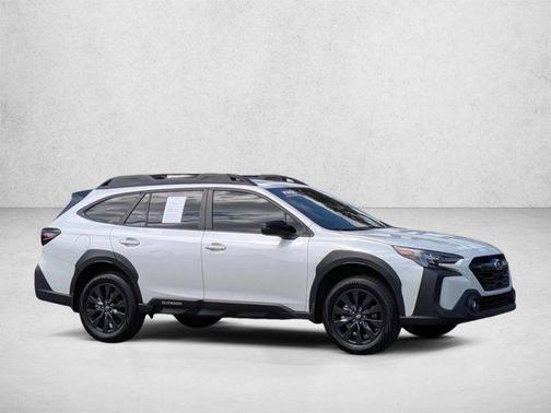 Crystal White Pearl 2025 Subaru Outback Onyx Edition
