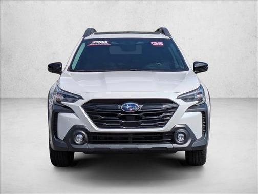 Crystal White Pearl 2025 Subaru Outback Onyx Edition