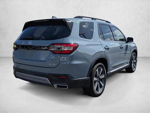 2023 Honda Pilot AWD Elite
