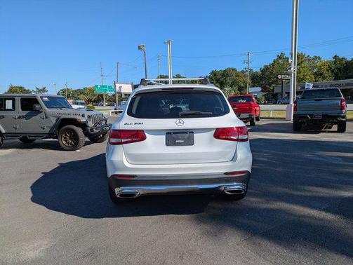 2017 Mercedes-Benz GLC 300 Base