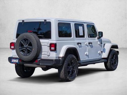 Bright White Clearcoat 2022 Jeep Wrangler Unlimited Sahara