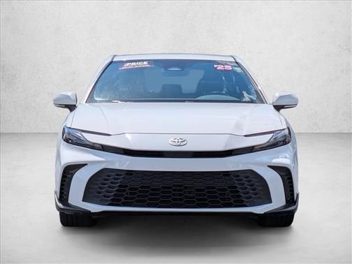 Ice Cap 2025 Toyota Camry SE