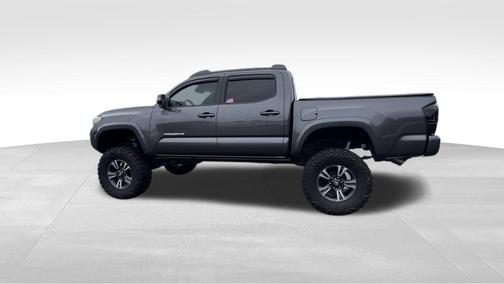 2017 Toyota Tacoma SR