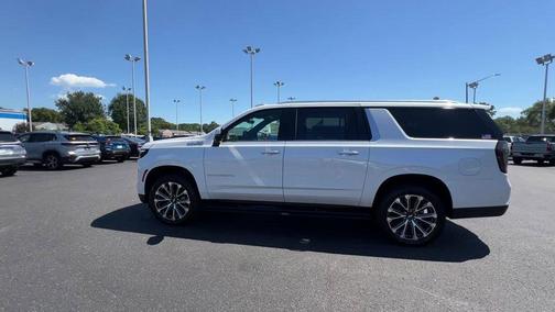 2025 Chevrolet Suburban 4WD High Country