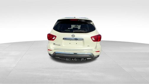 2017 Nissan Pathfinder SL