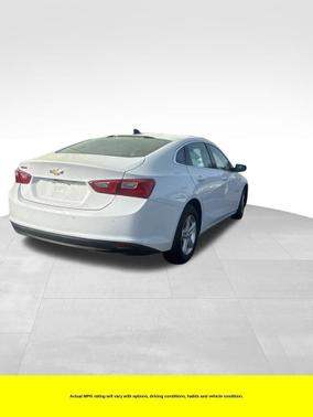 White 2021 Chevrolet Malibu 1LS