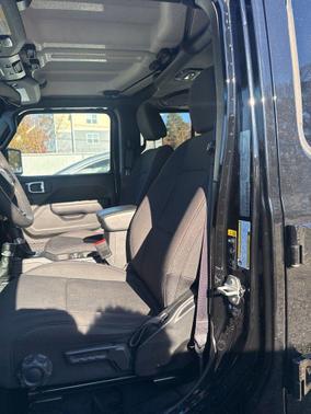 2023 Jeep Gladiator Sport S