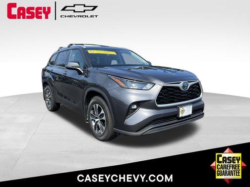2022 Toyota Highlander Hybrid XLE