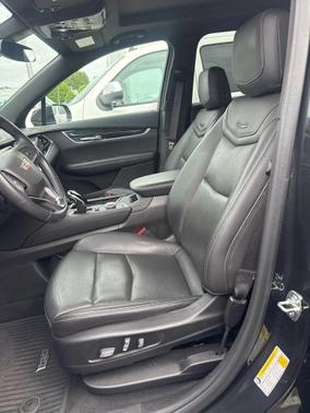 Black 2020 Cadillac XT6 Premium Luxury FWD