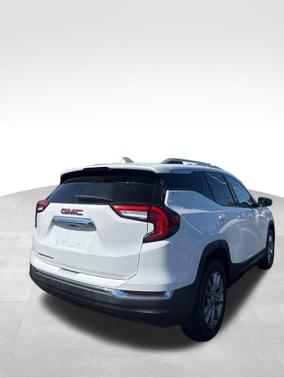 White 2022 GMC Terrain SLT