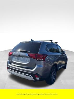 2020 Mitsubishi Outlander SE