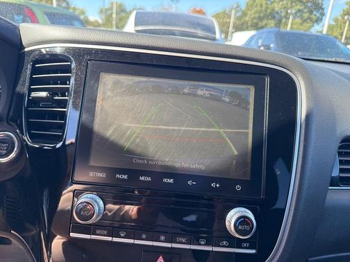 2020 Mitsubishi Outlander SE