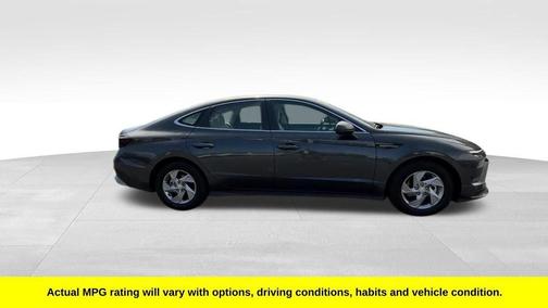 2025 Hyundai SONATA SE