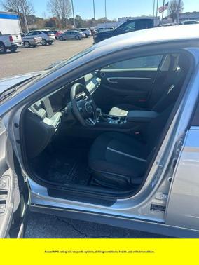 2025 Hyundai SONATA SE