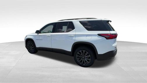 White 2023 Chevrolet Traverse RS