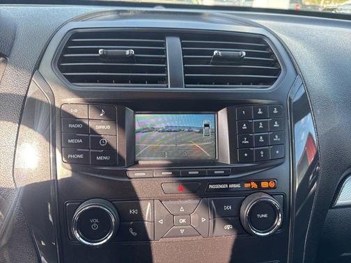 Blue 2019 Ford Explorer XLT