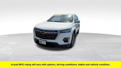 White 2023 Chevrolet Traverse LT Cloth