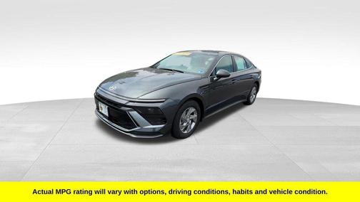 Gray 2025 Hyundai SONATA SE