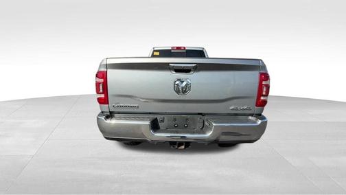 2022 RAM 3500 Laramie Crew Cab 4x4 8' Box