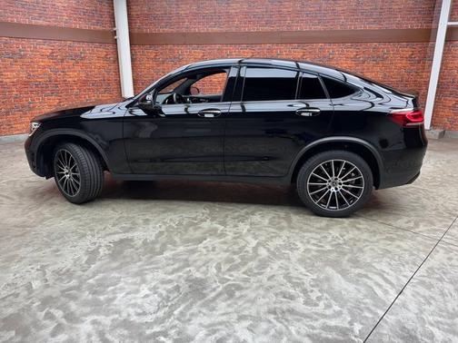 2022 Mercedes-Benz GLC 300 