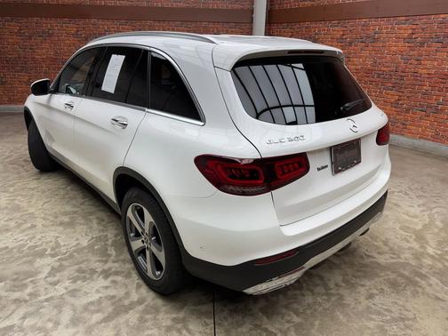 Polar White 2022 Mercedes-Benz GLC 300
