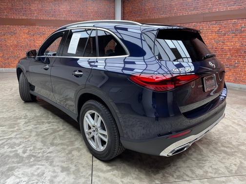 2023 Mercedes-Benz GLC 300