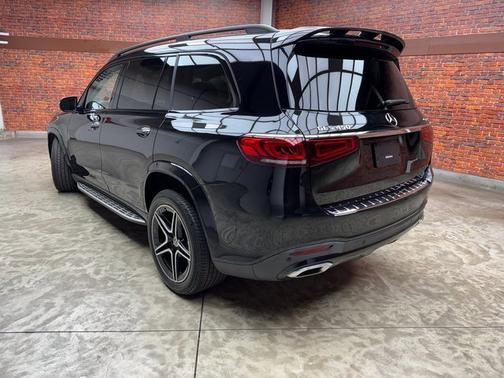 2023 Mercedes-Benz GLS 450 