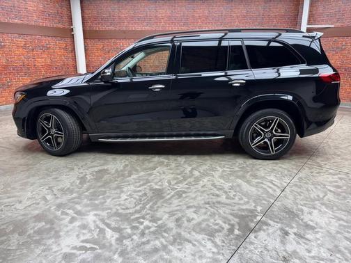 2023 Mercedes-Benz GLS 450 