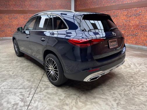 2024 Mercedes-Benz GLC 300