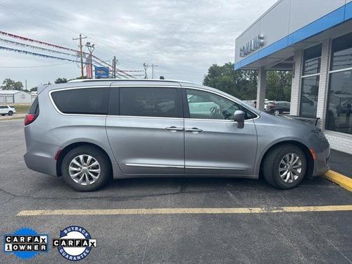 2018 Chrysler Pacifica Touring-L