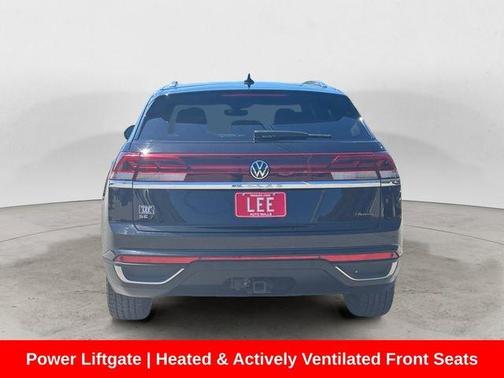 Deep Black Pearl Effect 2024 Volkswagen Atlas Cross Sport 2.0T SE w/Technology