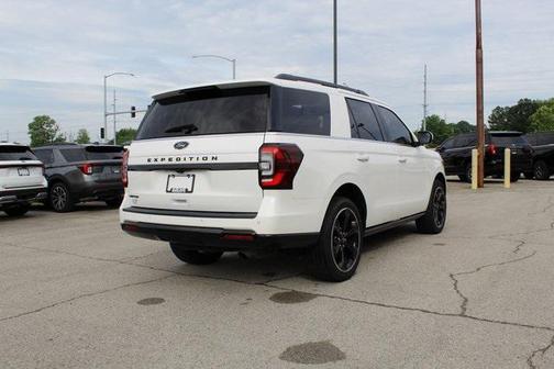 Star White Metallic Tri-Coat 2022 Ford Expedition Limited