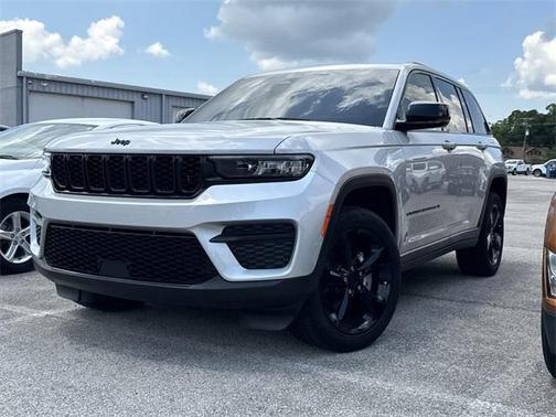 2023 Jeep Grand Cherokee Altitude