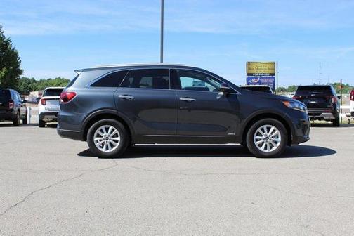 Gravity Grey 2019 Kia Sorento LX