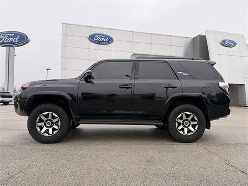 2022 Toyota 4Runner TRD Off Road