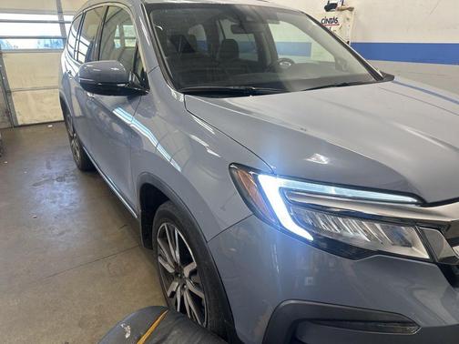 2022 Honda Pilot Touring 8-Passenger