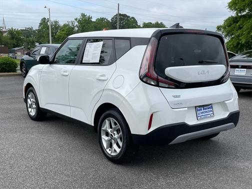 2024 Kia Soul LX