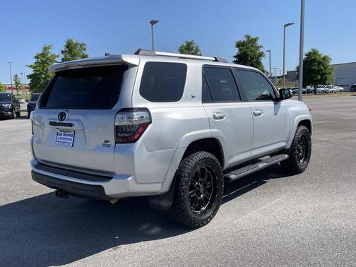 Classic Silver Metallic 2017 Toyota 4Runner SR5 Premium