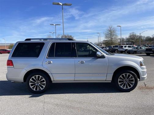 2017 Lincoln Navigator Select