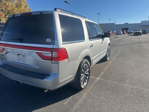 2017 Lincoln Navigator Select